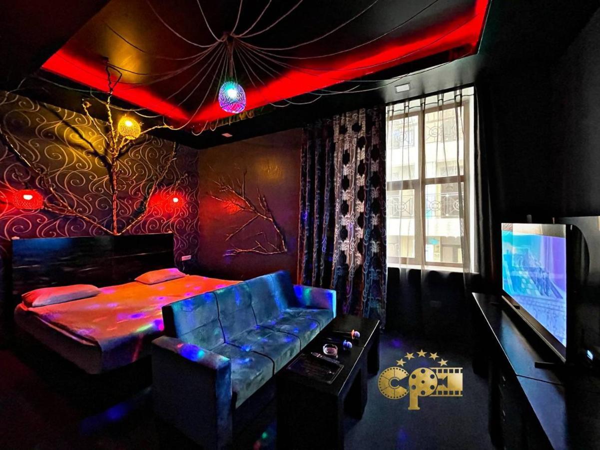 Cinema Plaza Hotel Baku Bagian luar foto