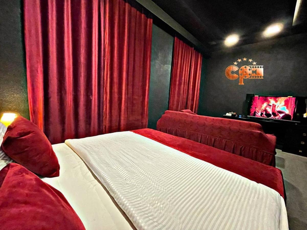 Cinema Plaza Hotel Baku Bagian luar foto