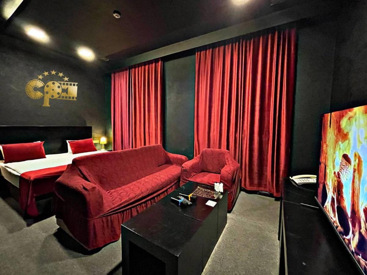 Cinema Plaza Hotel Baku Bagian luar foto