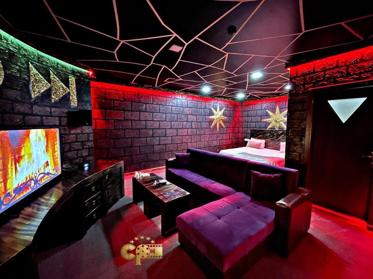 Cinema Plaza Hotel Baku Bagian luar foto