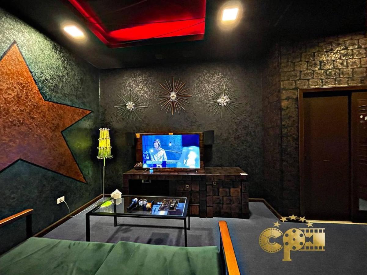 Cinema Plaza Hotel Baku Bagian luar foto