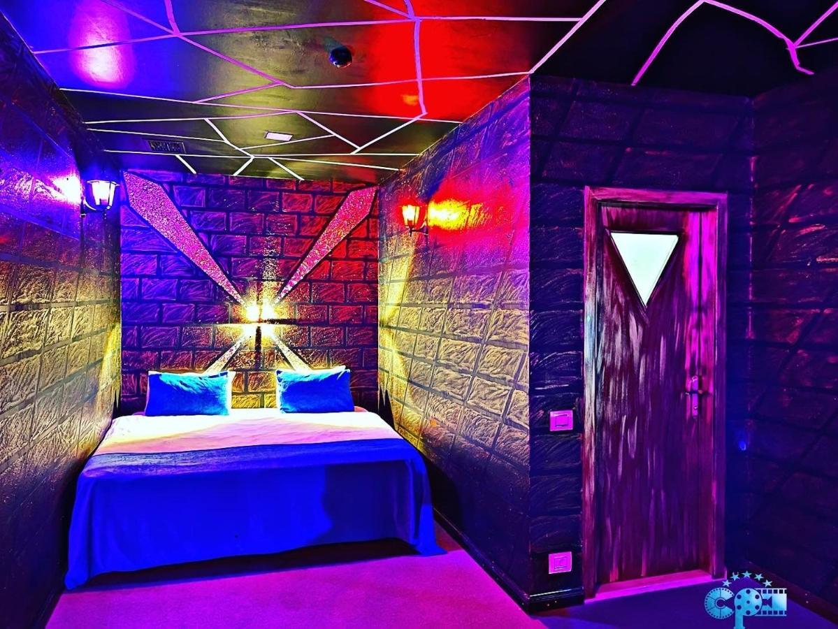 Cinema Plaza Hotel Baku Bagian luar foto