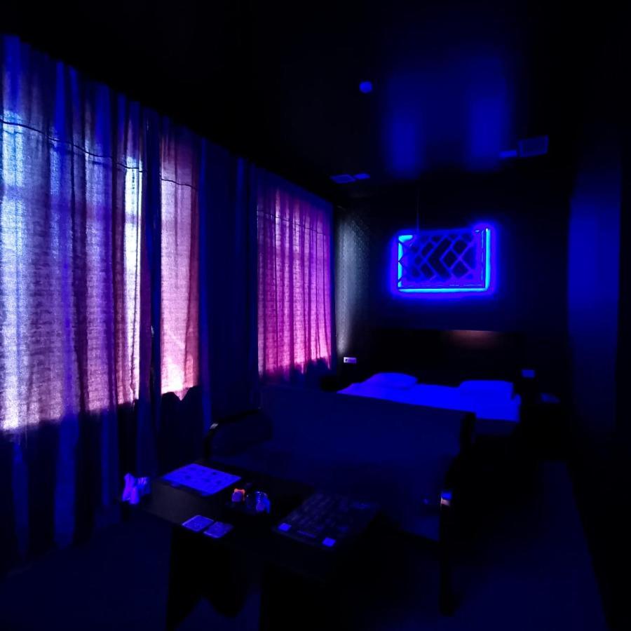 Cinema Plaza Hotel Baku Bagian luar foto