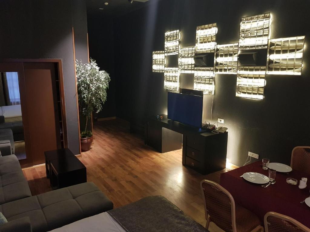 Cinema Plaza Hotel Baku Bagian luar foto
