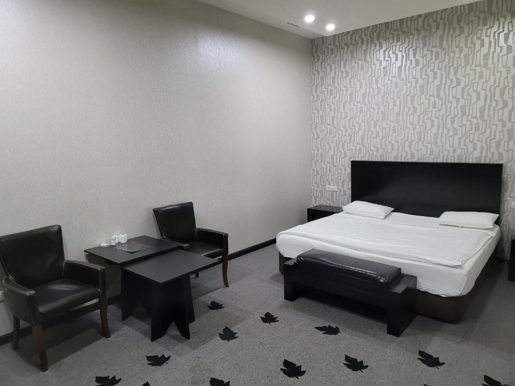 Cinema Plaza Hotel Baku Bagian luar foto