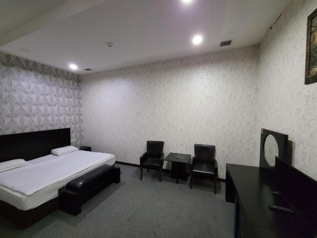 Cinema Plaza Hotel Baku Bagian luar foto