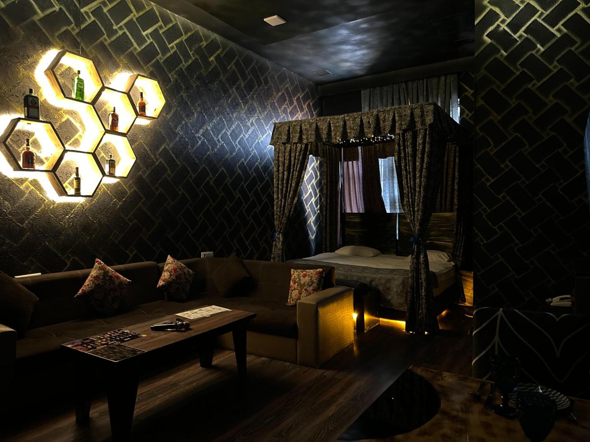 Cinema Plaza Hotel Baku Bagian luar foto