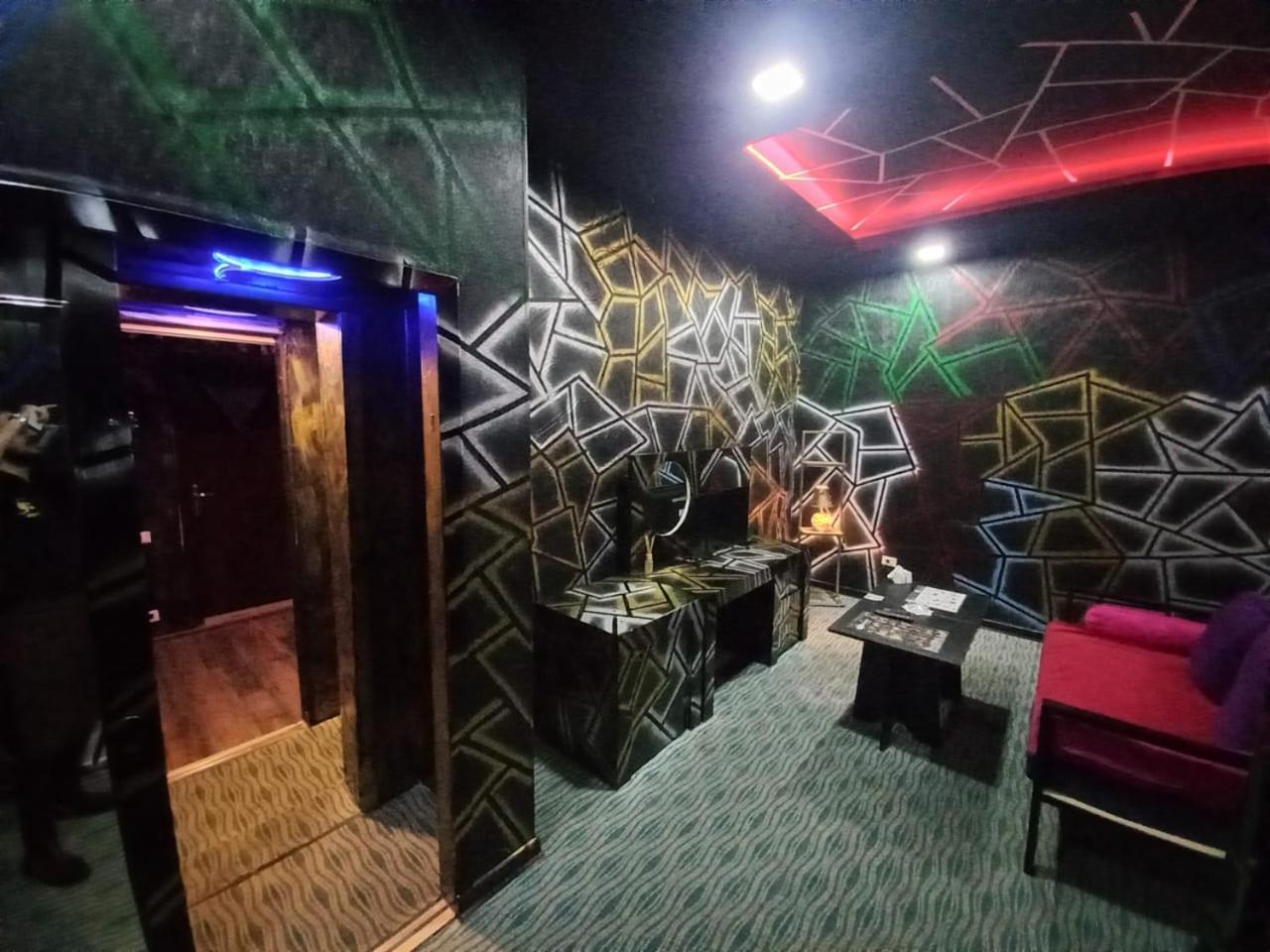 Cinema Plaza Hotel Baku Bagian luar foto